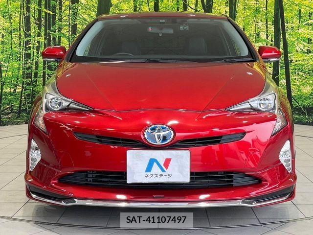Toyota PRIUS 2016-10 6717079-14