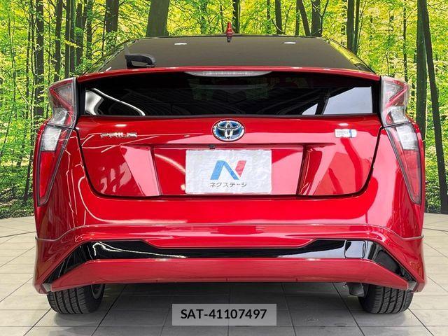 Toyota PRIUS 2016-10 6717079-15
