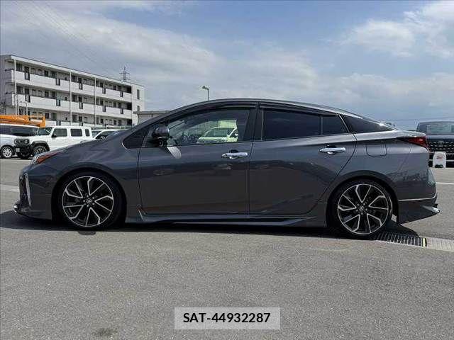 Toyota PRIUS 2022-03 6717069-10