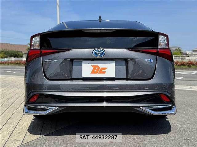 Toyota PRIUS 2022-03 6717069-13