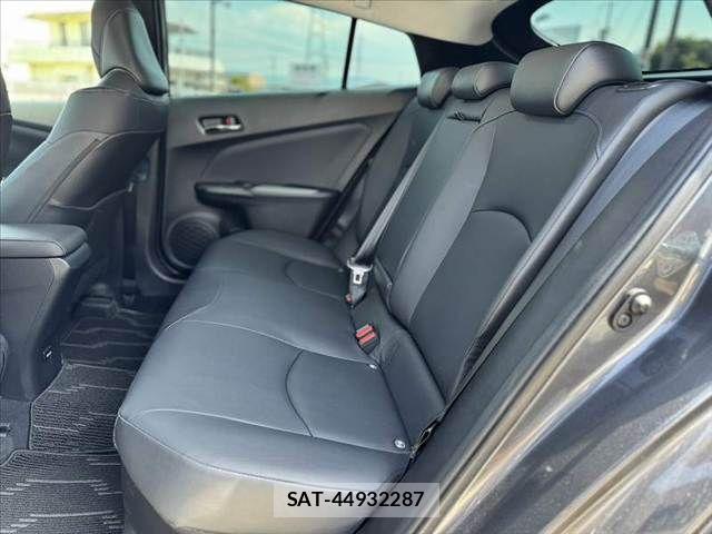 Toyota PRIUS 2022-03 6717069-17