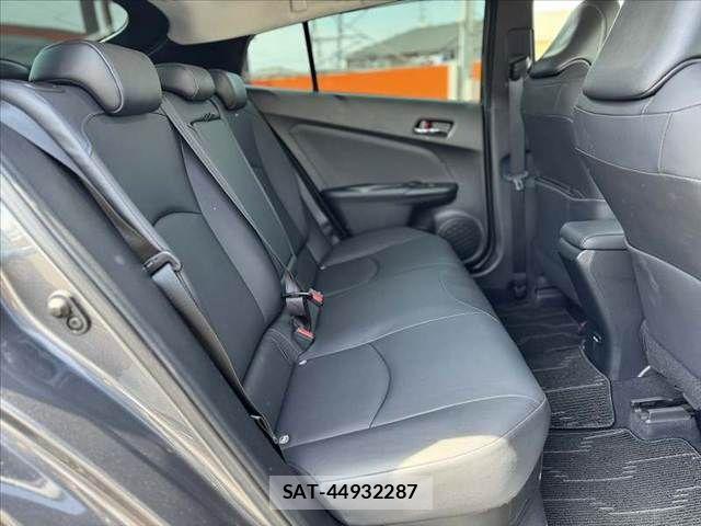 Toyota PRIUS 2022-03 6717069-18