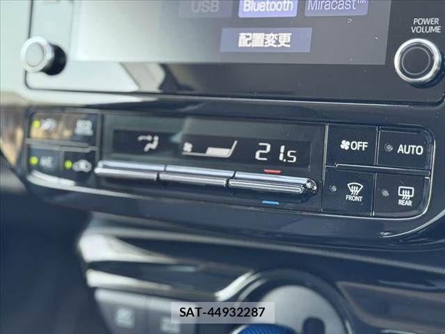Toyota PRIUS 2022-03 6717069-21