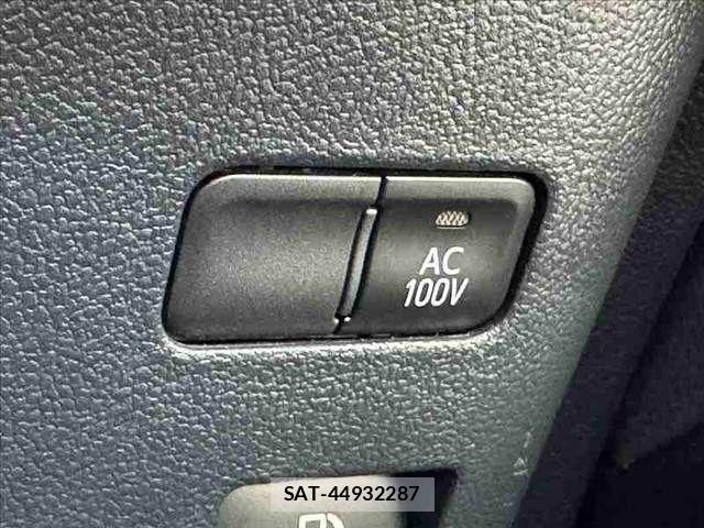 Toyota PRIUS 2022-03 6717069-25