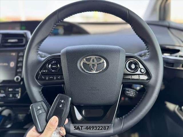Toyota PRIUS 2022-03 6717069-4