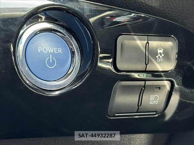 Toyota PRIUS 2022-03 6717069-5