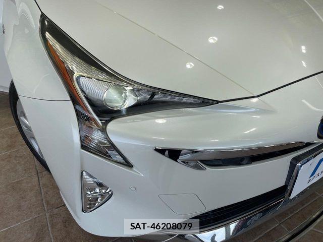 Toyota PRIUS 2017-06 6717072-11