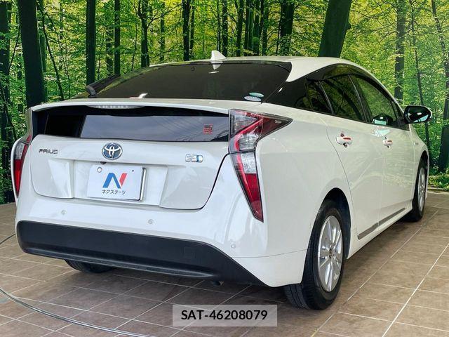 Toyota PRIUS 2017-06 6717072-16