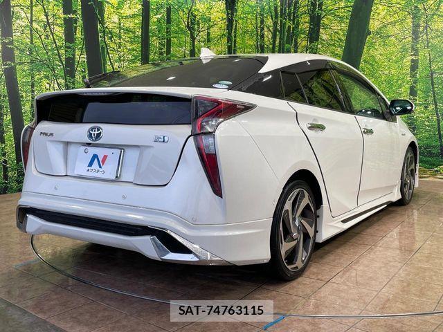 Toyota PRIUS 2016-06 6717081-16