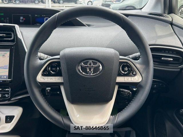 Toyota PRIUS 2016-08 6717082-10