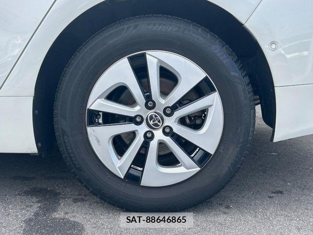 Toyota PRIUS 2016-08 6717082-11