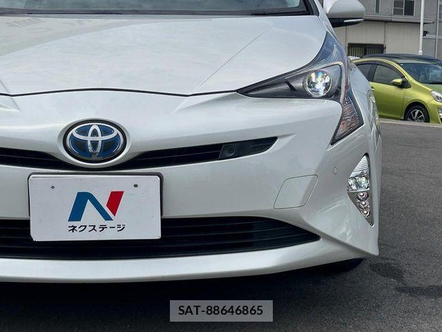 Toyota PRIUS 2016-08 6717082-12