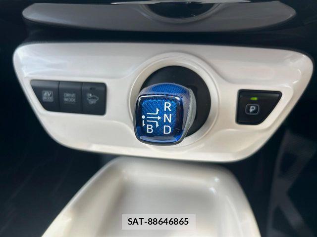 Toyota PRIUS 2016-08 6717082-19