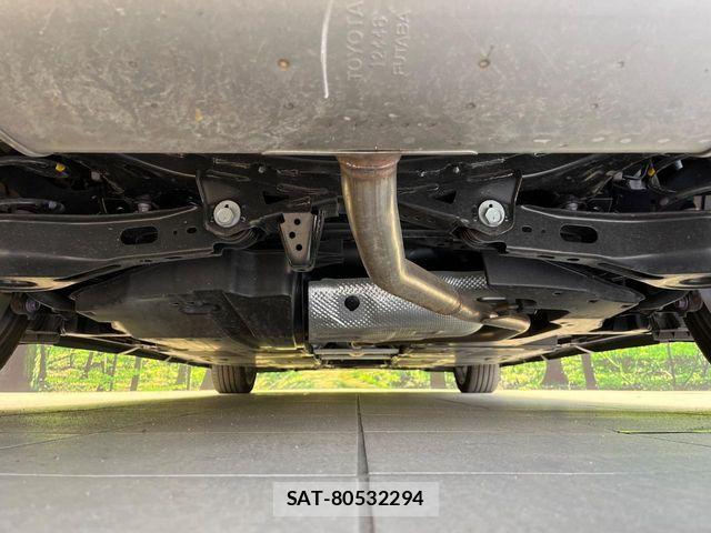 Toyota PRIUS 2023-04 6717060-18