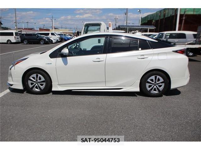 Toyota PRIUS 2016-07 6752908-10