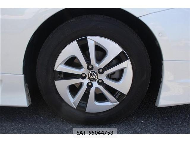 Toyota PRIUS 2016-07 6752908-15