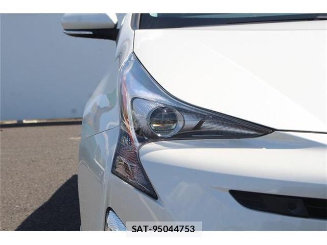 Toyota PRIUS 2016-07 6752908-16