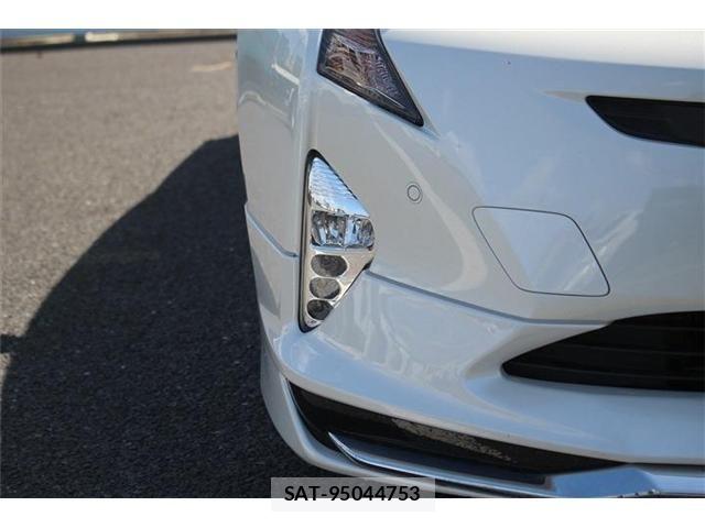 Toyota PRIUS 2016-07 6752908-17