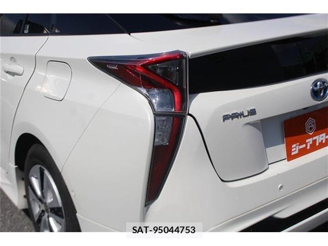 Toyota PRIUS 2016-07 6752908-18