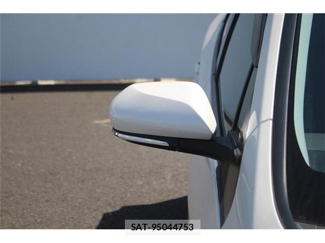 Toyota PRIUS 2016-07 6752908-19