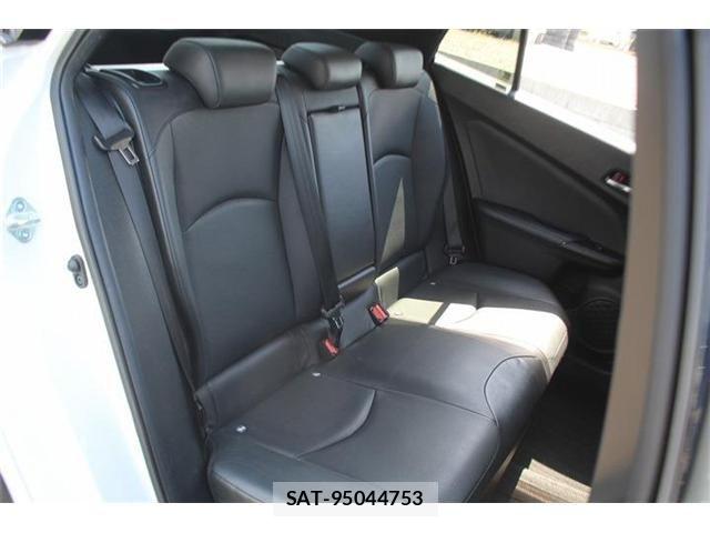 Toyota PRIUS 2016-07 6752908-23
