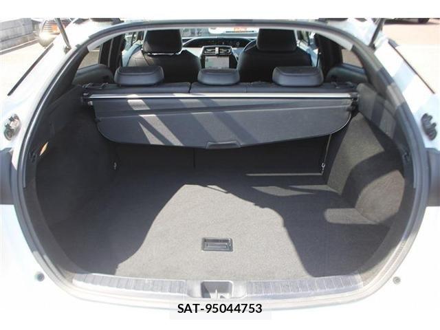 Toyota PRIUS 2016-07 6752908-26