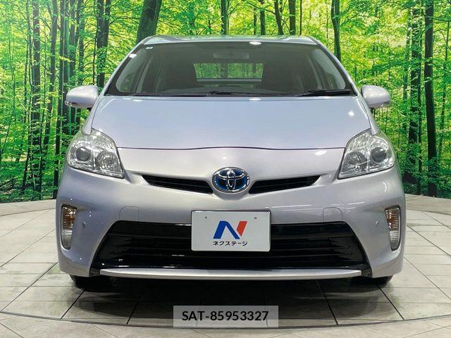 Toyota PRIUS 2012-05 6752937-13
