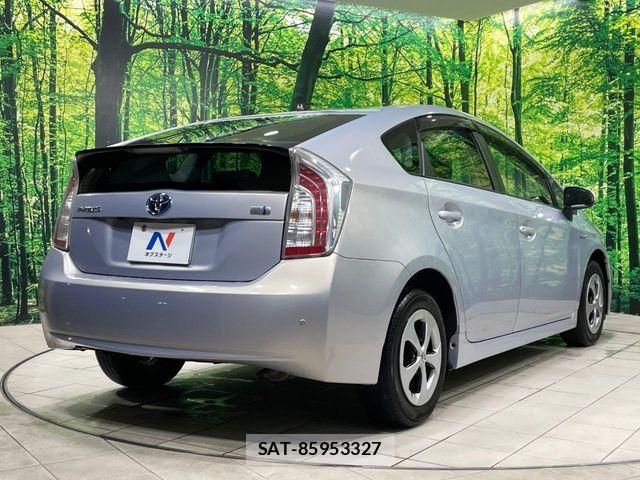 Toyota PRIUS 2012-05 6752937-16