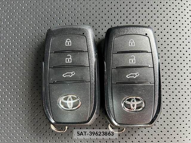 Toyota PRIUS 2025-04 6752864-21