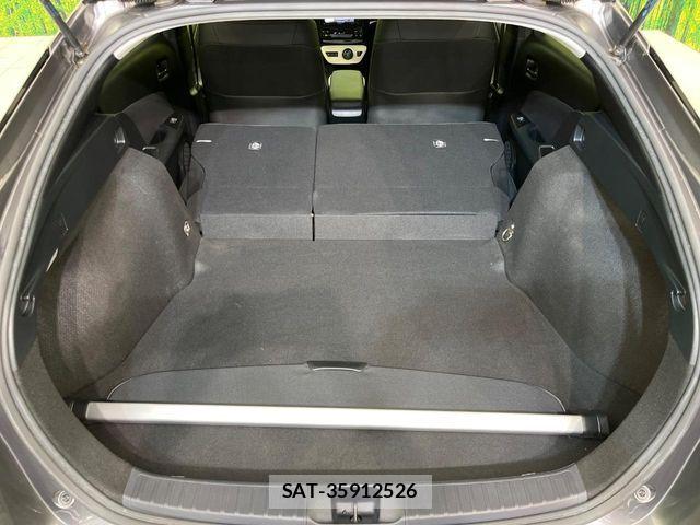 Toyota PRIUS 2017-06 6752915-9