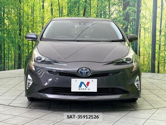 Toyota PRIUS 2017-06 6752915-13