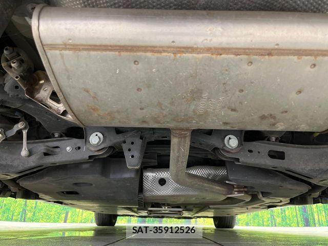 Toyota PRIUS 2017-06 6752915-18