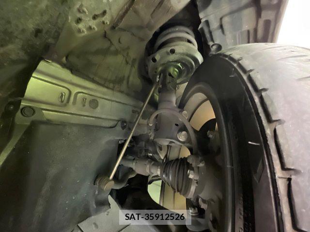 Toyota PRIUS 2017-06 6752915-19