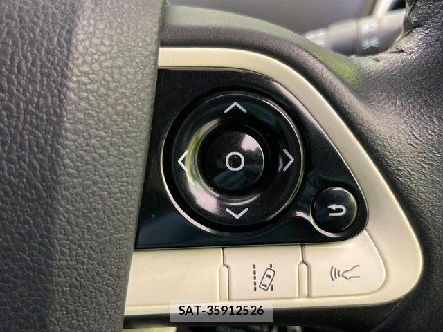 Toyota PRIUS 2017-06 6752915-4