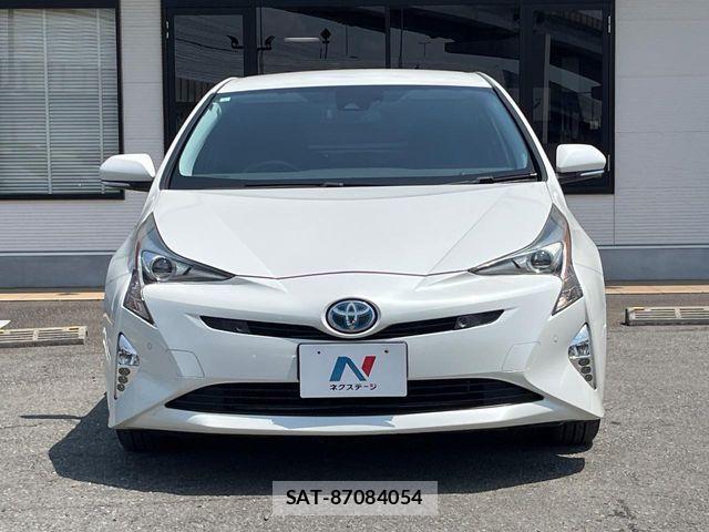 Toyota PRIUS 2017-04 6752923-14