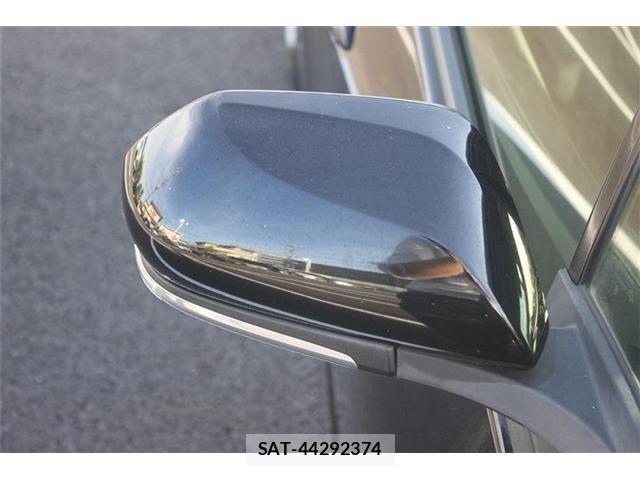 Toyota PRIUS 2019-09 6752905-23
