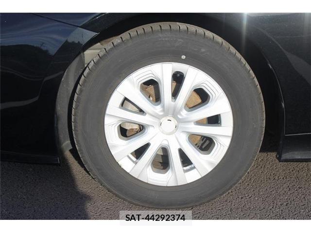 Toyota PRIUS 2019-09 6752905-27