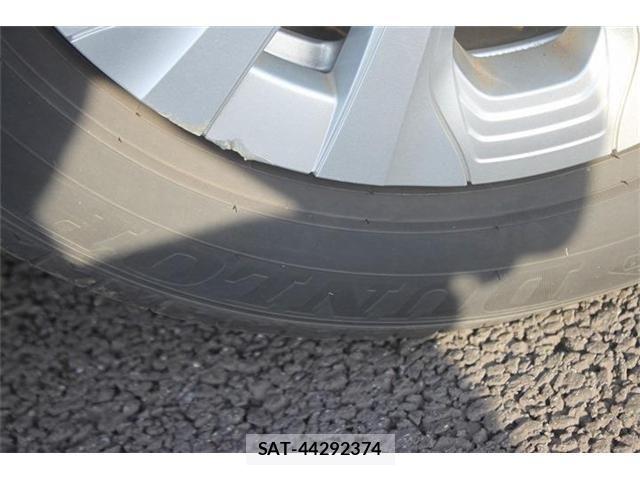 Toyota PRIUS 2019-09 6752905-28
