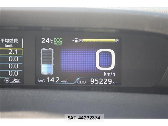 Toyota PRIUS 2019-09 6752905-3