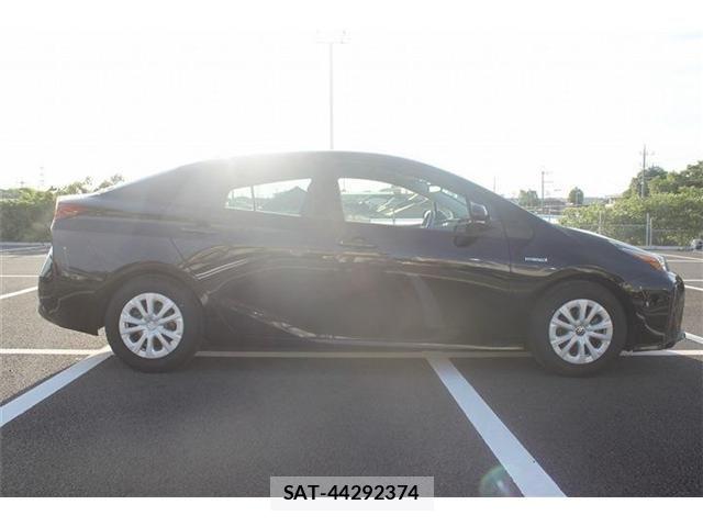 Toyota PRIUS 2019-09 6752905-7