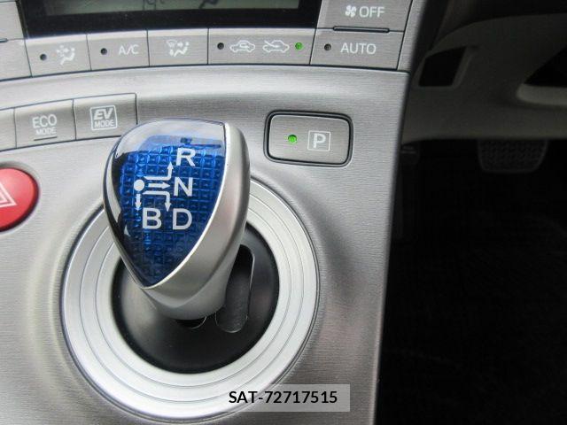 Toyota PRIUS 2013-04 6752935-16