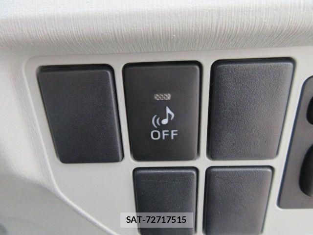 Toyota PRIUS 2013-04 6752935-18