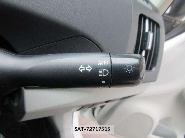 Toyota PRIUS 2013-04 6752935-21