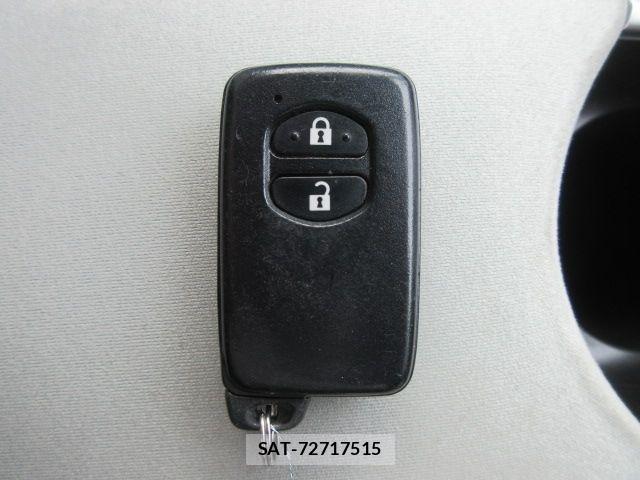 Toyota PRIUS 2013-04 6752935-23