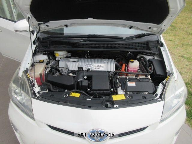 Toyota PRIUS 2013-04 6752935-25