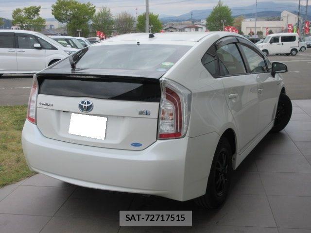 Toyota PRIUS 2013-04 6752935-2