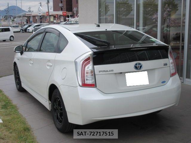 Toyota PRIUS 2013-04 6752935-4