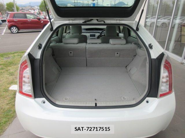 Toyota PRIUS 2013-04 6752935-8