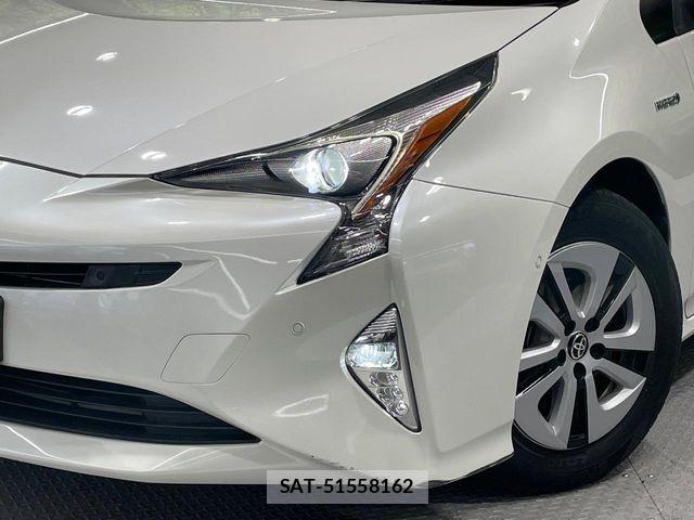Toyota PRIUS 2016-09 6752906-12