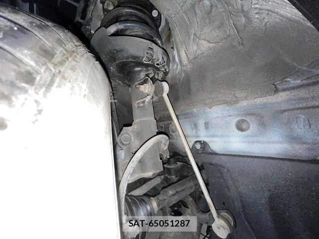 Toyota PRIUS 2019-07 6752897-19
